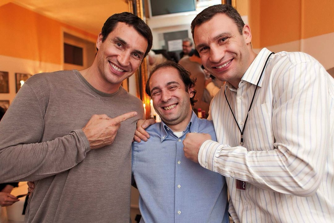 Abend mit Vitali und Wladimir Klitschko bei Vini… da Sabatini: drei Männer lachen in die Kamera